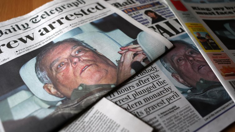 "Не може да ми причините това, аз съм син на кралицата", крещял Андрю докато го арестуват