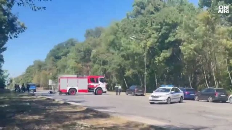 Тежка катастрофа в София на бул. “Драган Цаков”, загинали са шофьор и моторист ВИДЕО