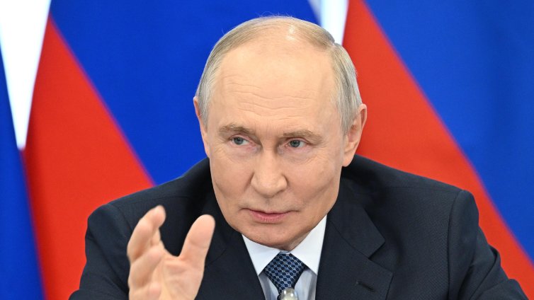Путин: Русия не заплашва Япония