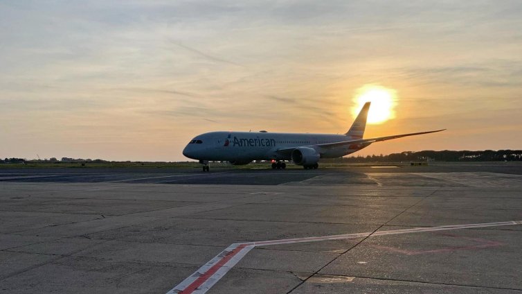 Авария и пожар при излитане на самолет от Делхи за Цюрих, има ранени ВИДЕО