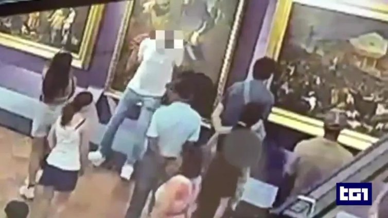 Турист си направи селфи в „Уфици“ и повреди картина от 18-ти век