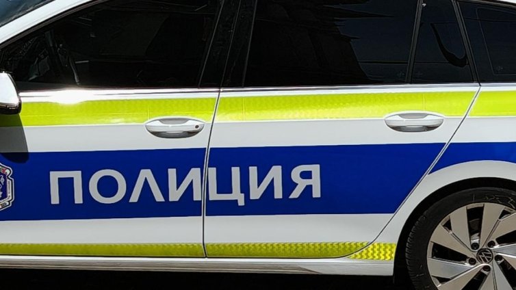 Разбиха параклис и откраднаха пари от кутия за дарения
