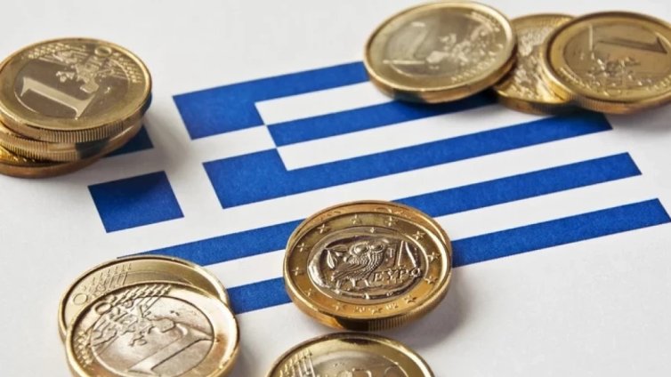Гърция ще увеличи минималната заплата на 950 евро
