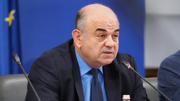 Няма планове за удължаване на паралелното използване на лева с еврото