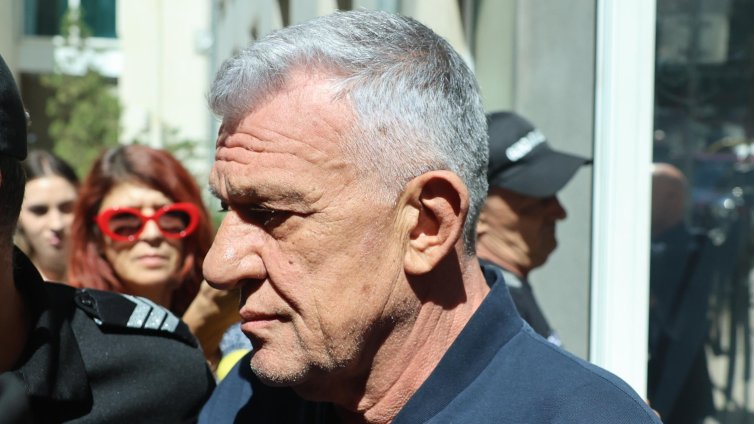 Никола Николов-Паскал излиза под гаранция