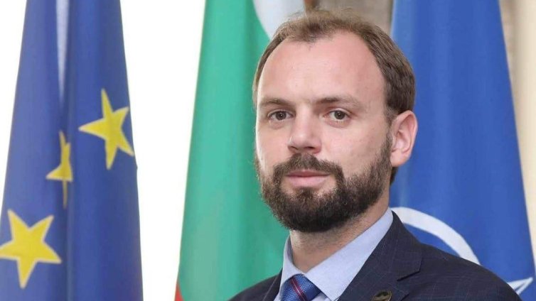 Мустафа Емин, който вдигна олелия в "Пирогов", стана съветник на Ивелин Михайлов