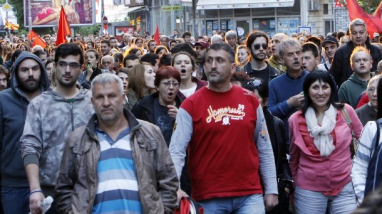Опозицията в Македония за поредна вечер протестира 