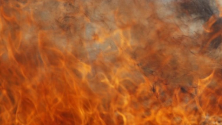 ТИР с платове пламна край Монтана