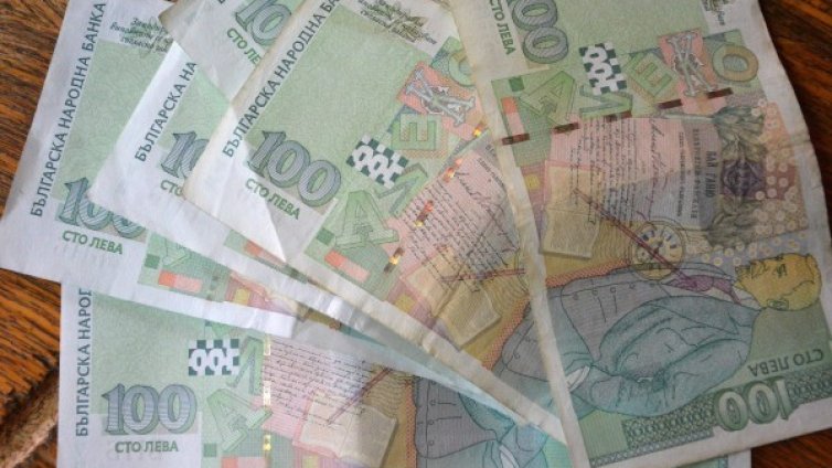 100 мними инвалиди с помощи около Монтана