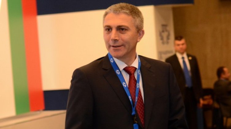 Единодушно: Мустафа Карадайъ &ndash; новият лидер на ДПС