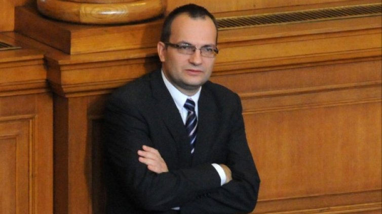 РБ пита: Национализират ли втората пенсия?