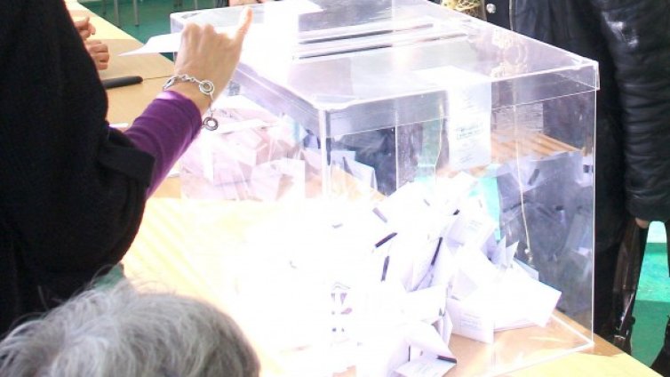 Квадратче "Не гласувам": Самтаймс уин, самтайм люн...  