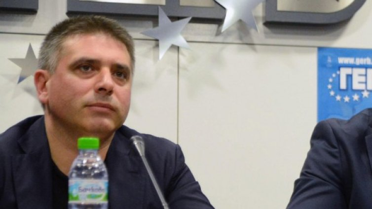 Опозицията иска главата на шефа на правната комисия