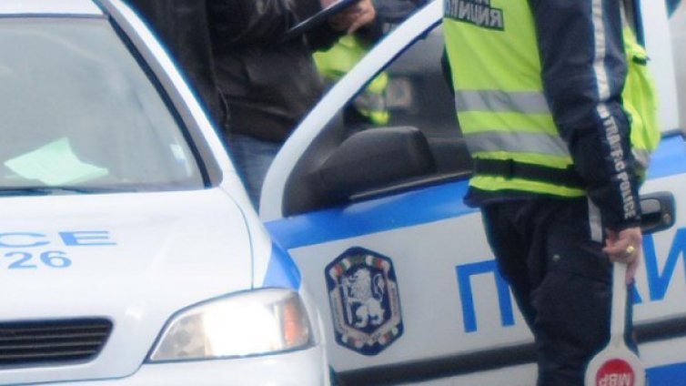 Кола помете и уби мъж на "зебра" в Кърджали