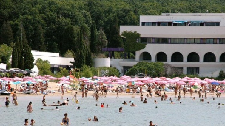 Имаме море, но плажовете ни не струват