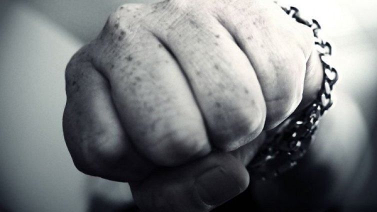 Габровец отива на съд: Нокаутирал съседка 