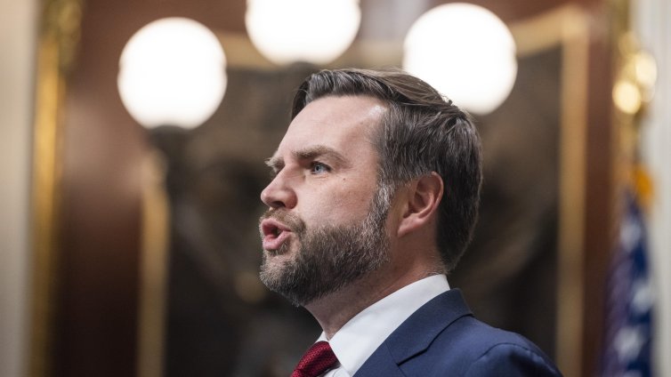 Ванс: Няма шанс САЩ да се окажат в продължителна война в Близкия изток