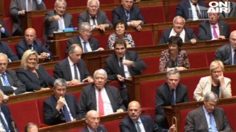 Гласуват вота на недоверие към френското правителство