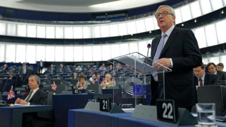 Внесен вот на недоверие срещу Юнкер