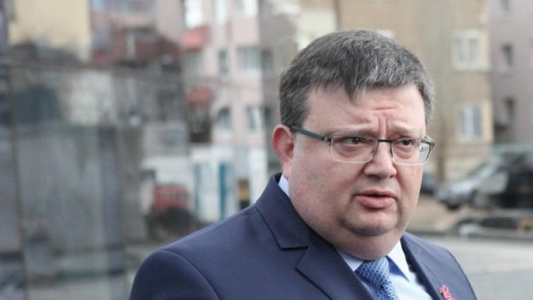 Цацаров против магистратите да се разследват като престъпници