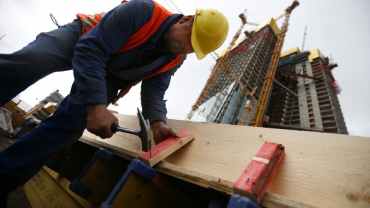 Безработните със средно 51%, с основно - 35%