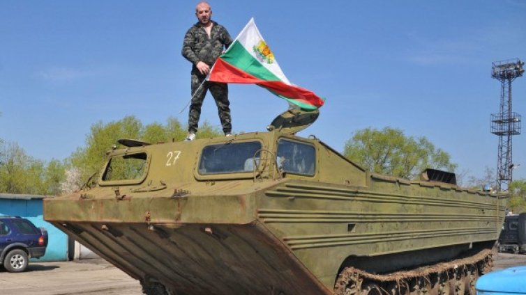 "Ловците" на бежанци в BG – като "зелените човечета" в Крим