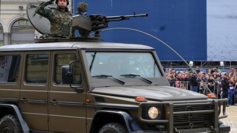 Ситуацията в армията: Пари няма, и действия няма