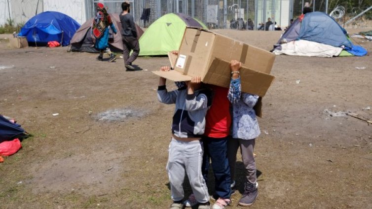 Половината от децата на бежанците не ходят на училище 