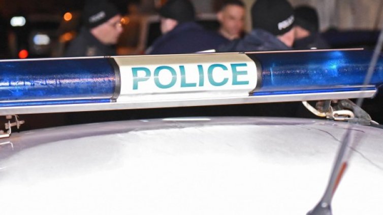 Мотор се вряза в Лада, пътниците паднаха, удариха ги