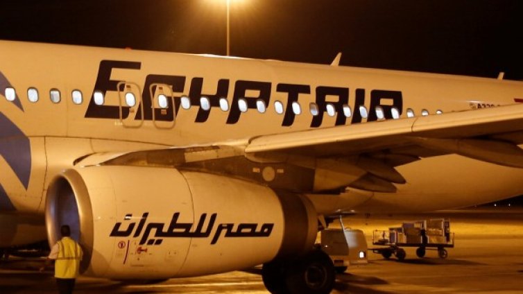 Най-вероятно е имало взрив на борда на самолета на Egyptair
