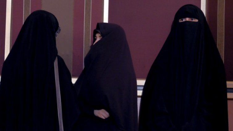 Сливен забрани бурките, че и каруците