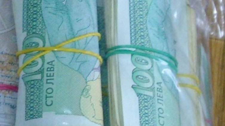 81-годишна жена даде 5000 лв. на "ало" измамници