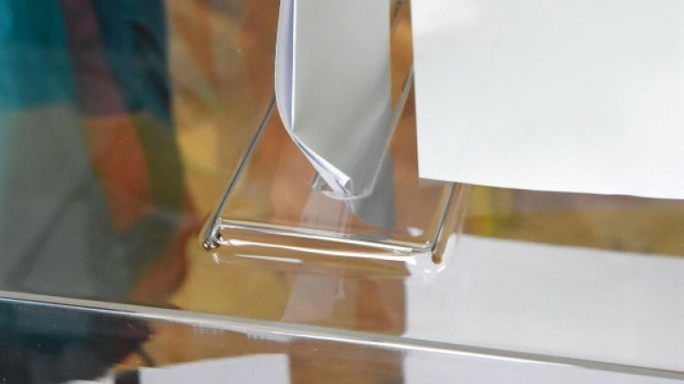 При избори днес: ГЕРБ - 25%, БСП - 12%, ДПС - 5%