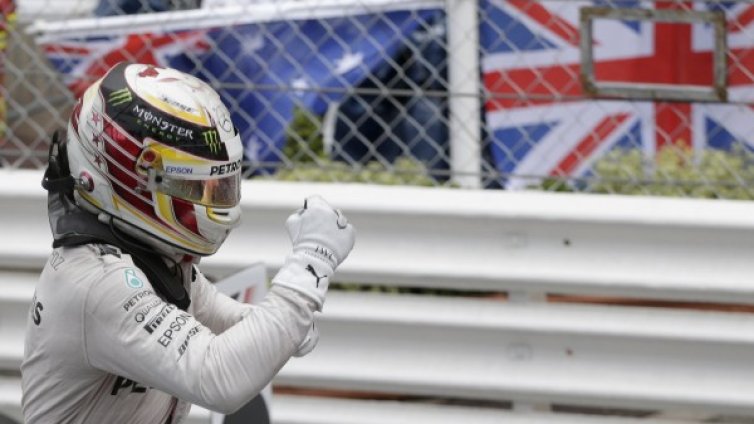 Хамилтън спечели първа победа за сезона във Формула 1 