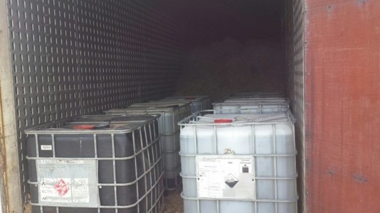 Четирима са задържани за незаконен добив на нефтопродукт