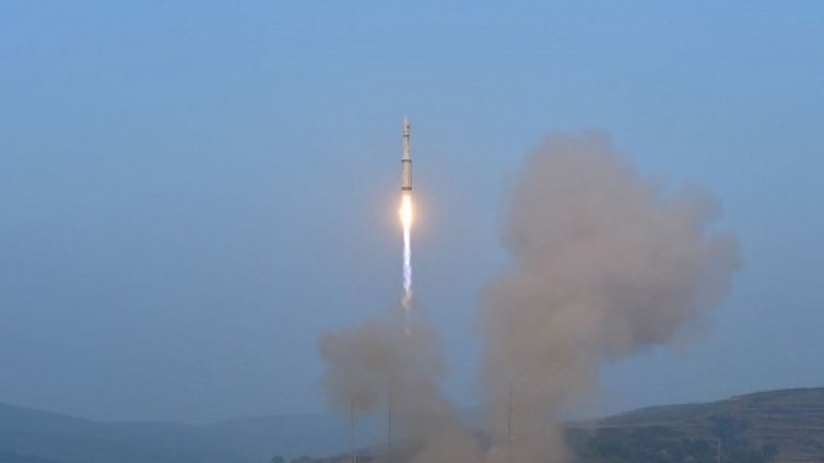 Китай ще изстреля пет спътника за изучаване на Слънцето