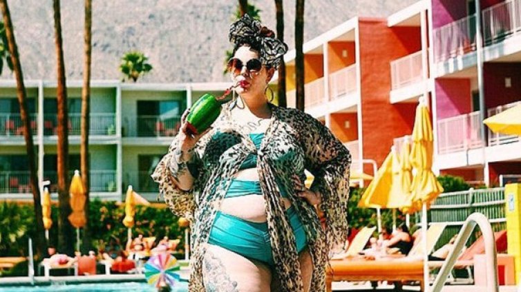 Facebook заличи снимки на най-дебелата манекенка