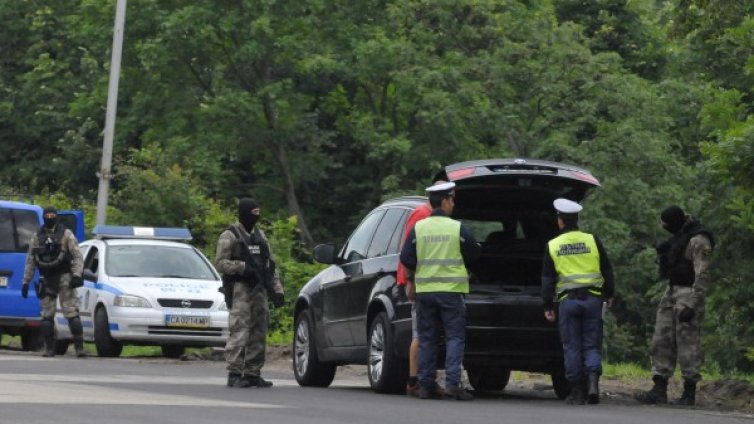 13 души задържани при акция на ГДБОП и МВР