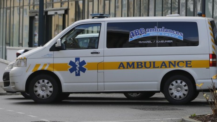 Шестима ранени при стрелба по автобус във Франция