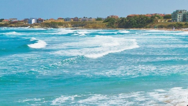 Лозенец в битка за доброто си име: Морето ни е чисто!