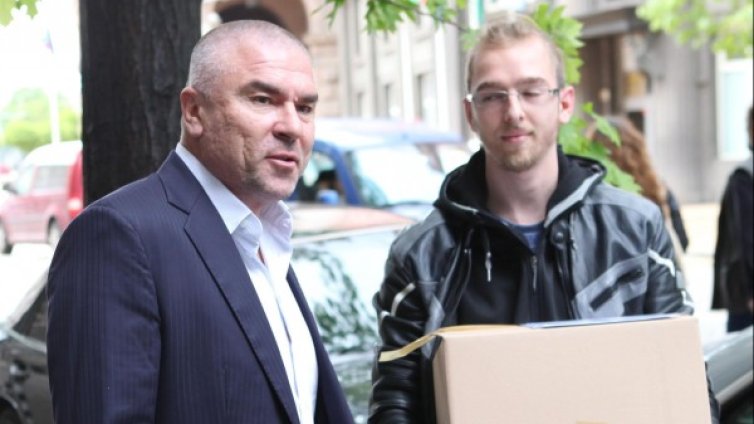 2644 подписа не стигат Марешки да свика референдум