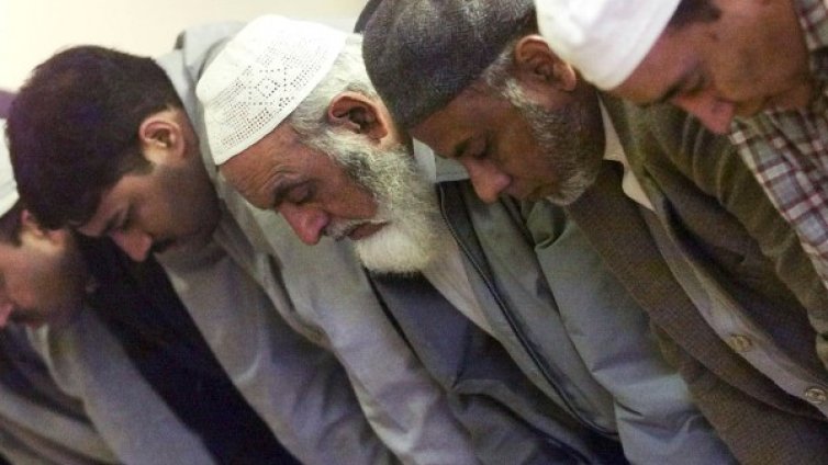 Шотландски джамии канят на гости... Тръмп