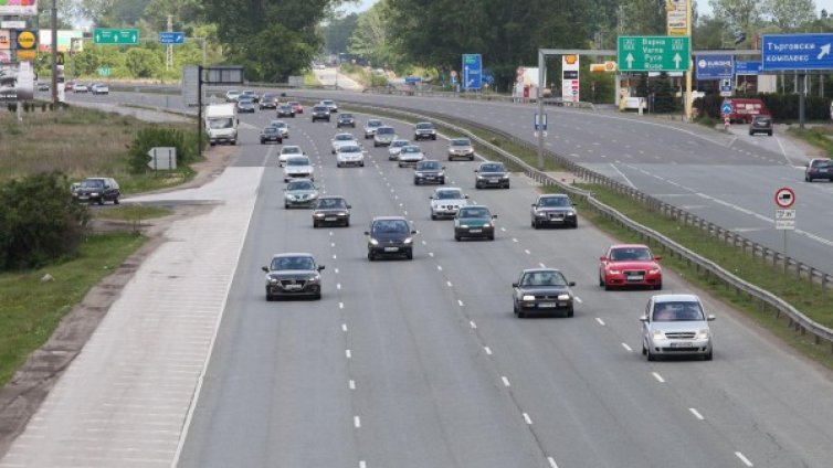 50 млн. лв. за канавки... Шефът на пътищата - на прокурор!  