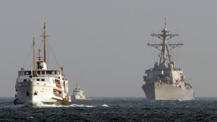 Москва ще отвърне на навлизането на US военен кораб в Черно море