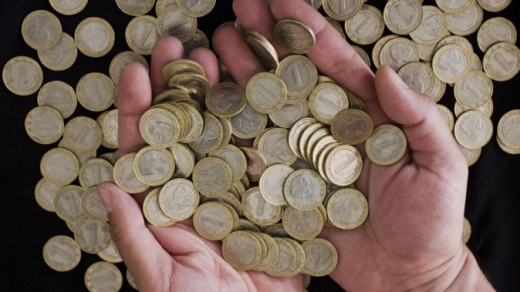 16-годишен младеж открадна 180 лева на монети
