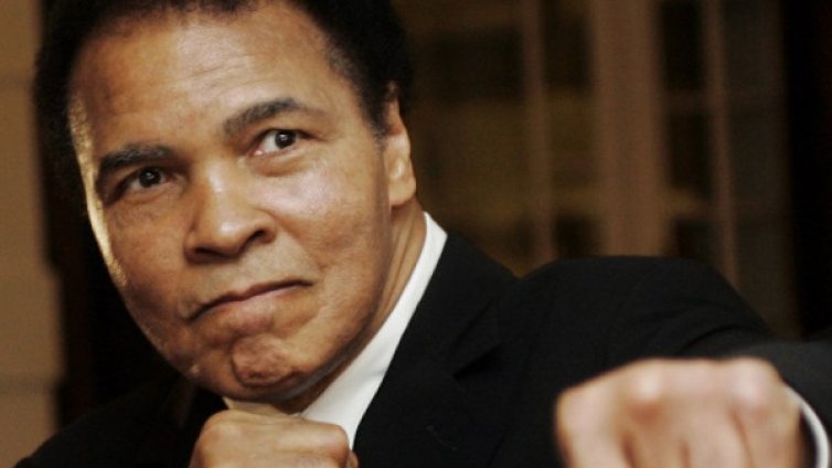 Сбогом на легендата: Светът се прощава с Мохамед Али