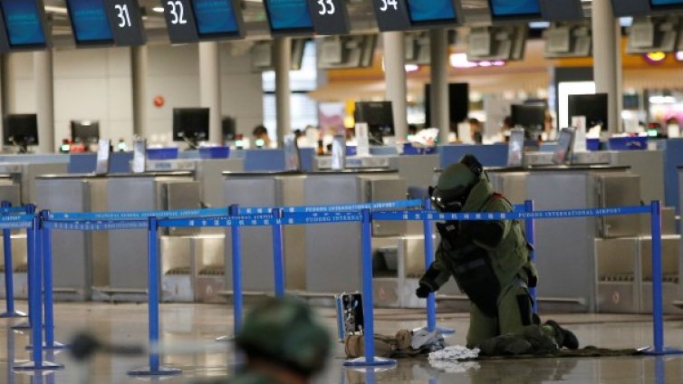 Взрив на бомба самоделка рани 5 души в Шанхай