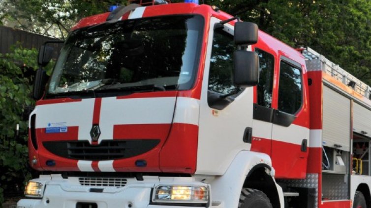 Автобус пламна на изхода на Кресна