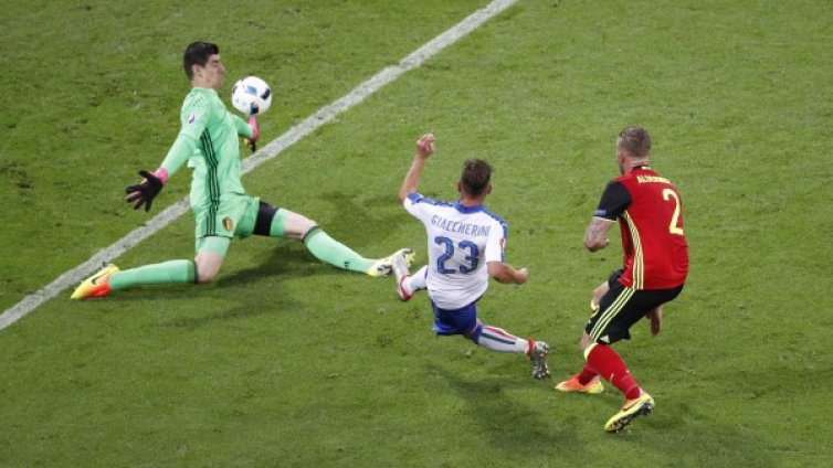 Италия взе голямото дерби с Белгия