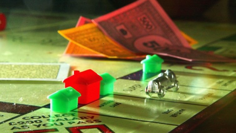 Удар за милиони: Да купиш диаманти с пари от Монополи